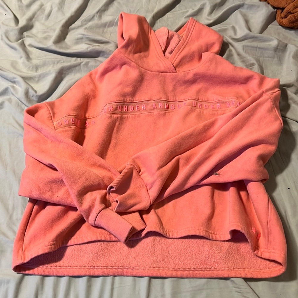 pink under armour cropped hoodie